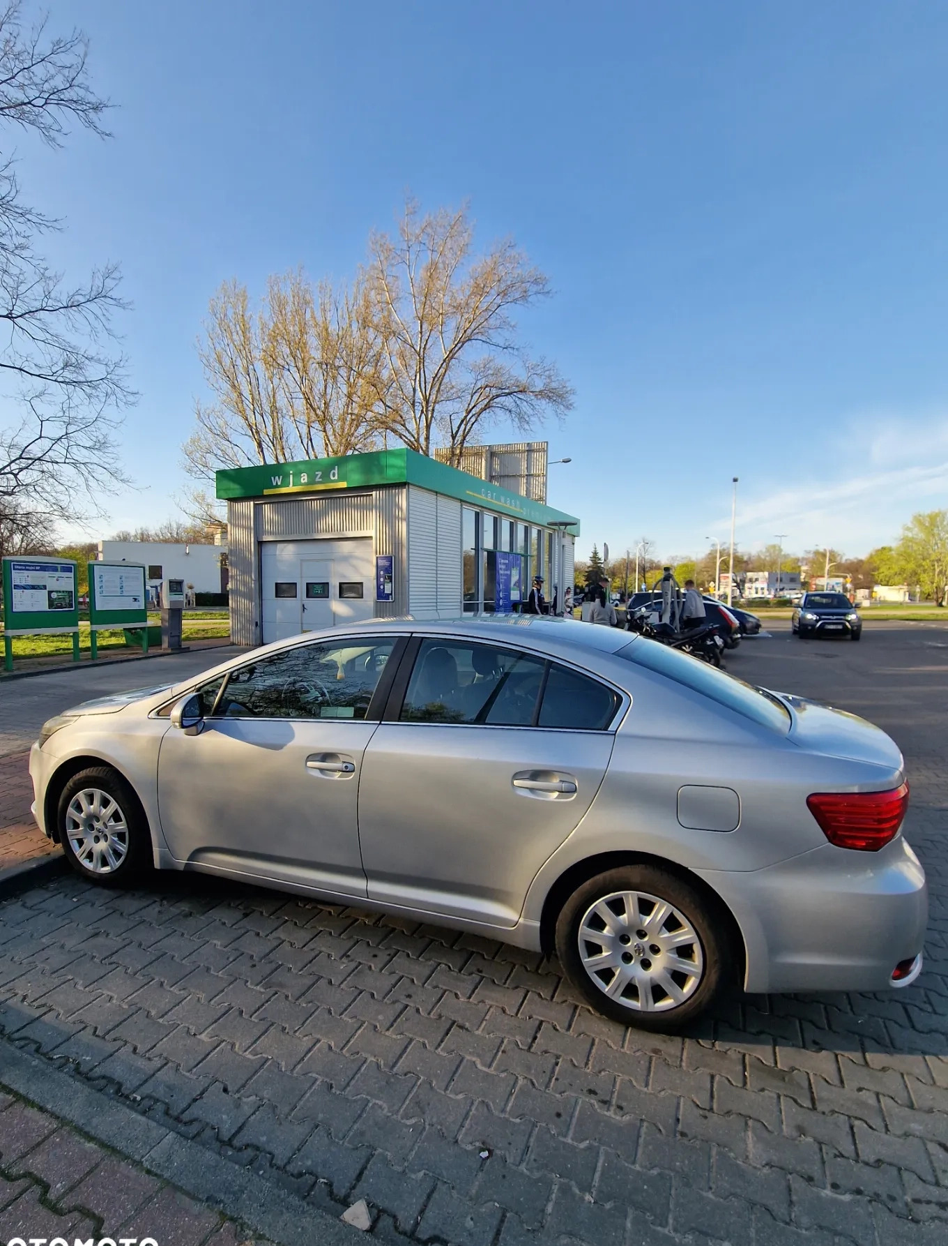 Toyota Avensis cena 42000 przebieg: 164600, rok produkcji 2013 z Warszawa małe 254